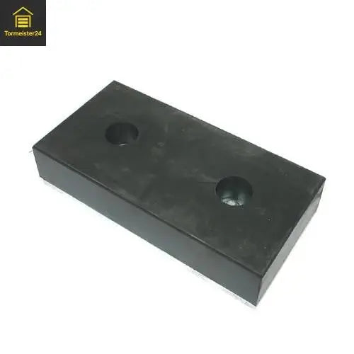 Anfahrpuffer Komplett-Set 500 × 250 × 140 mm mit massivem Industrie-Gummi-Puffer und Schwerlast-Montageplatte als Rammschutz für Laderampen, Ladebrücken und Verladezonen.