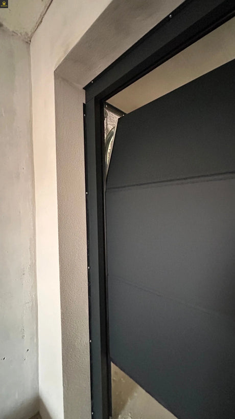 Garagentor steht ungewollt offen – Diagnose von Handsender, Wandtaster und Funkempfänger am Garagentorantrieb