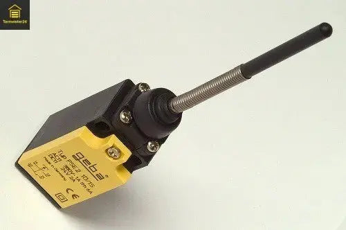 Schlupftürkontakt am Sektionaltor mit Magnetkontakt und Sicherheitsschalter zur Überwachung einer integrierten Schlupftür, damit der Torantrieb nur bei geschlossener Tür freigegeben wird.