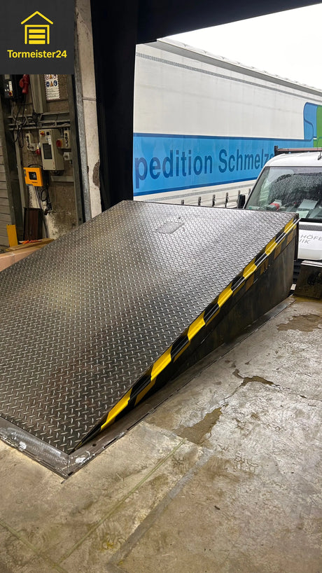 Spaltabdichtungen für Verladetechnik – Rampen, Ladebrücken & Hebebühnen