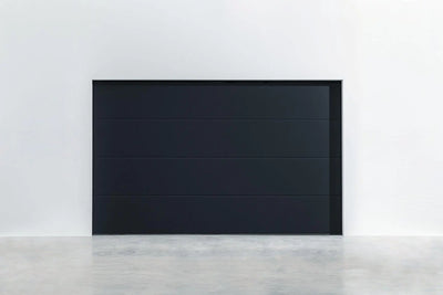 garagedeur Design-Line Nero RAL 9005 – tiefschwarze oppervlak met moderner Struktur.