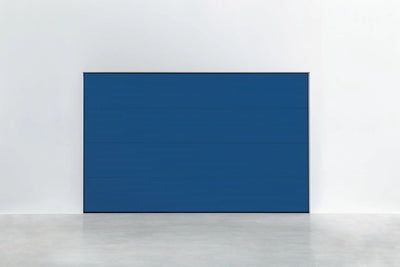 garagedeur Stucco Colore Enzianblau – strukturierte Außenfläche in kräftigem RAL 5010